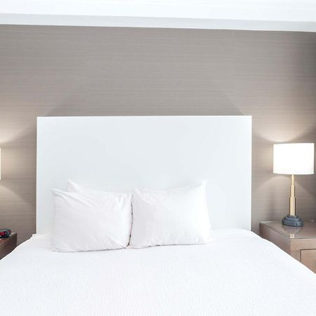 Sandman Hotel Abbotsford Airport Esterno foto