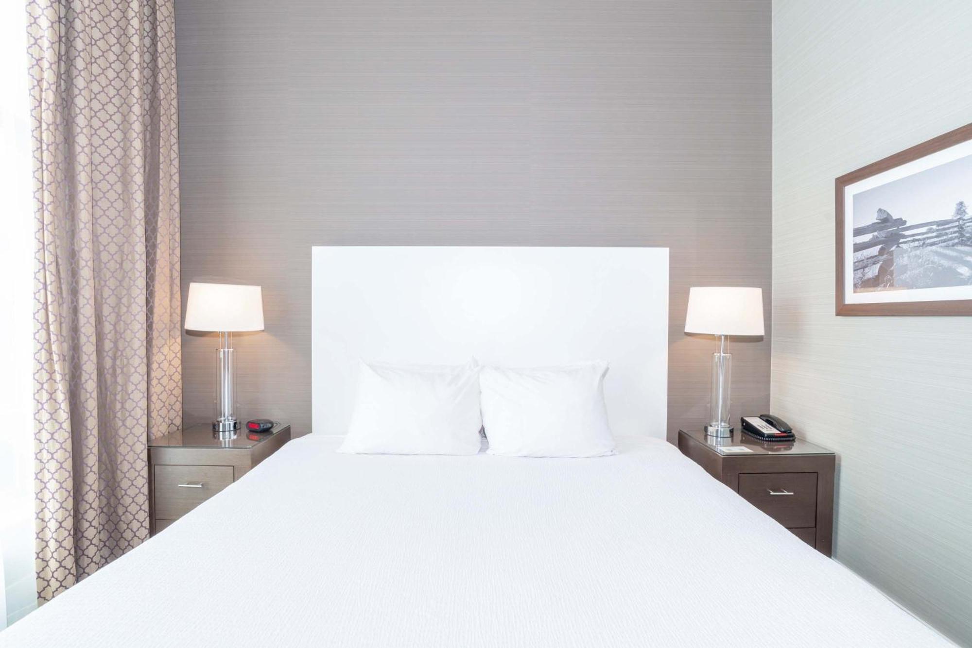 Sandman Hotel Abbotsford Airport Esterno foto