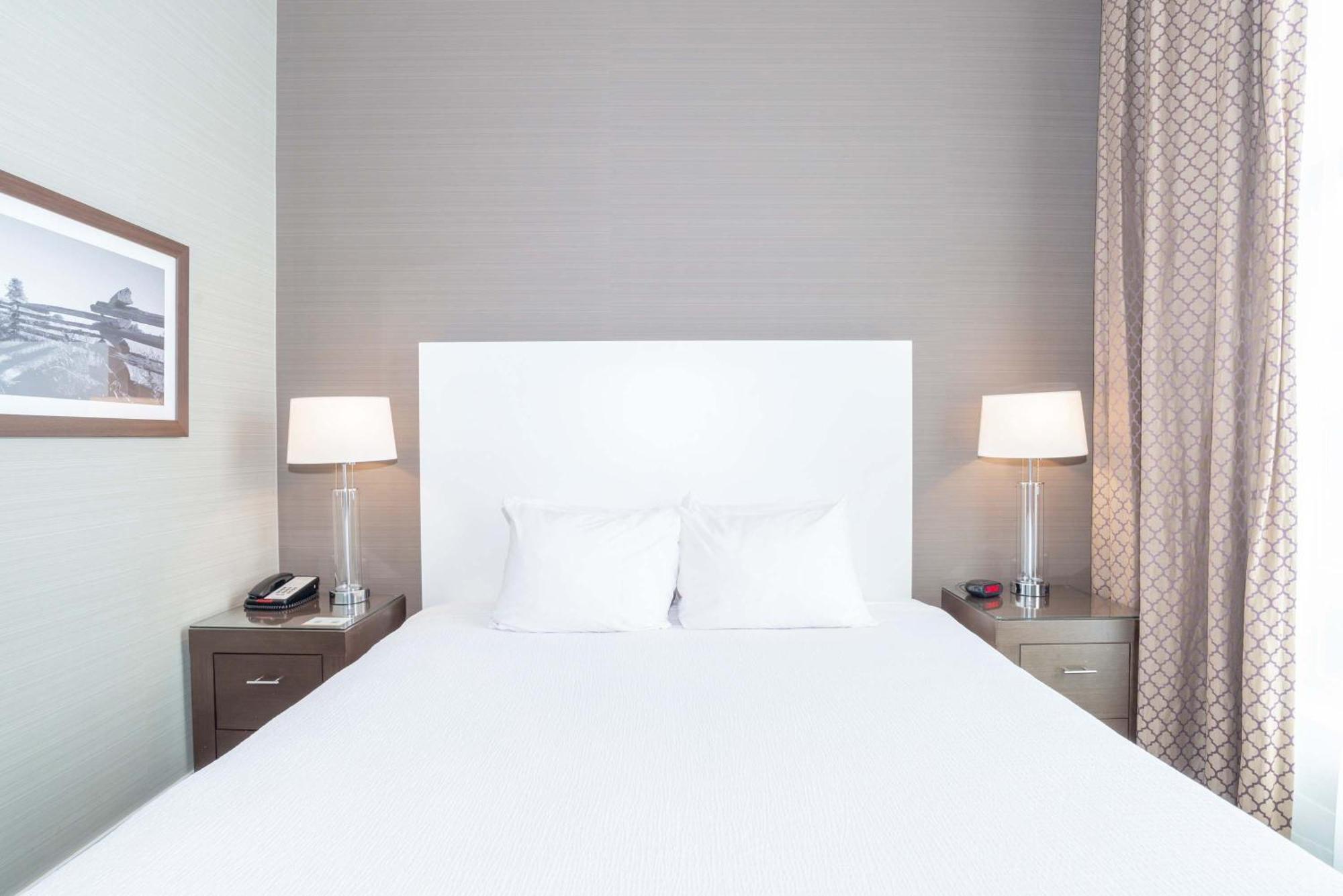 Sandman Hotel Abbotsford Airport Esterno foto